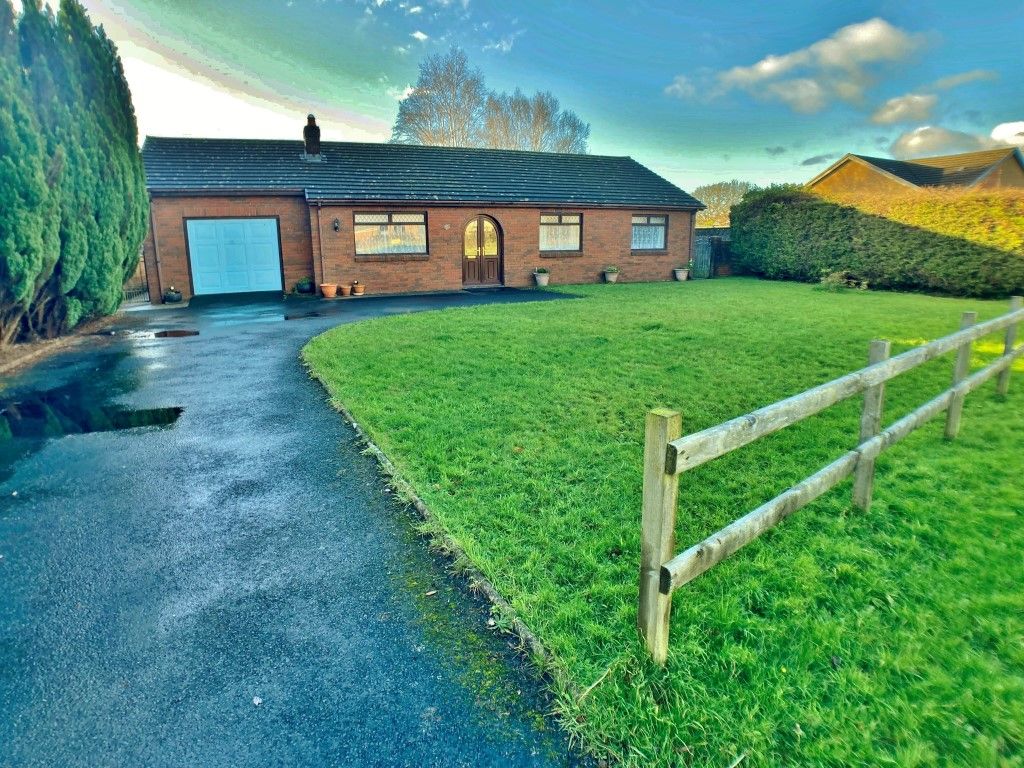 3 bed bungalow for sale in Heol Y Mynydd, Bryn, Llanelli SA14, £315,000