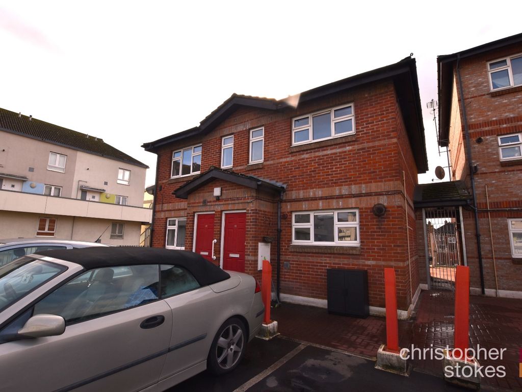 2 bed to rent in Douglas House, Davison Drive, Cheshunt