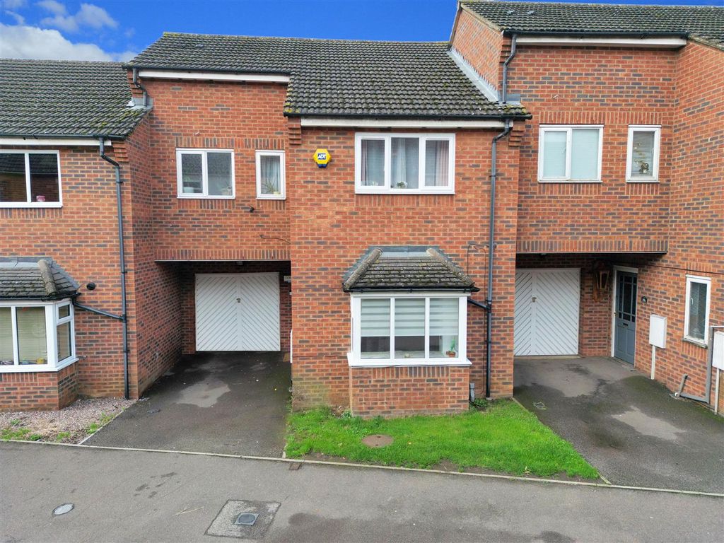 3 bed terraced house for sale in Cromwell Road, Rushden NN10, £250,000