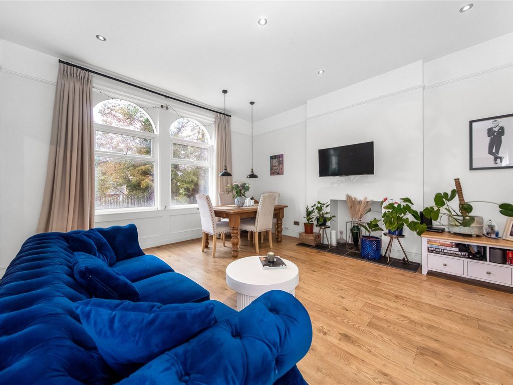 2 bed flat for sale in Victoria Way, Charlton SE7, £425,000 Zoopla