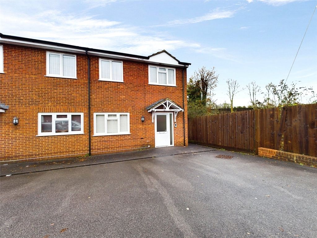 1 bed flat to rent in Henley Wood Road, Earley, Reading, Berkshire RG6