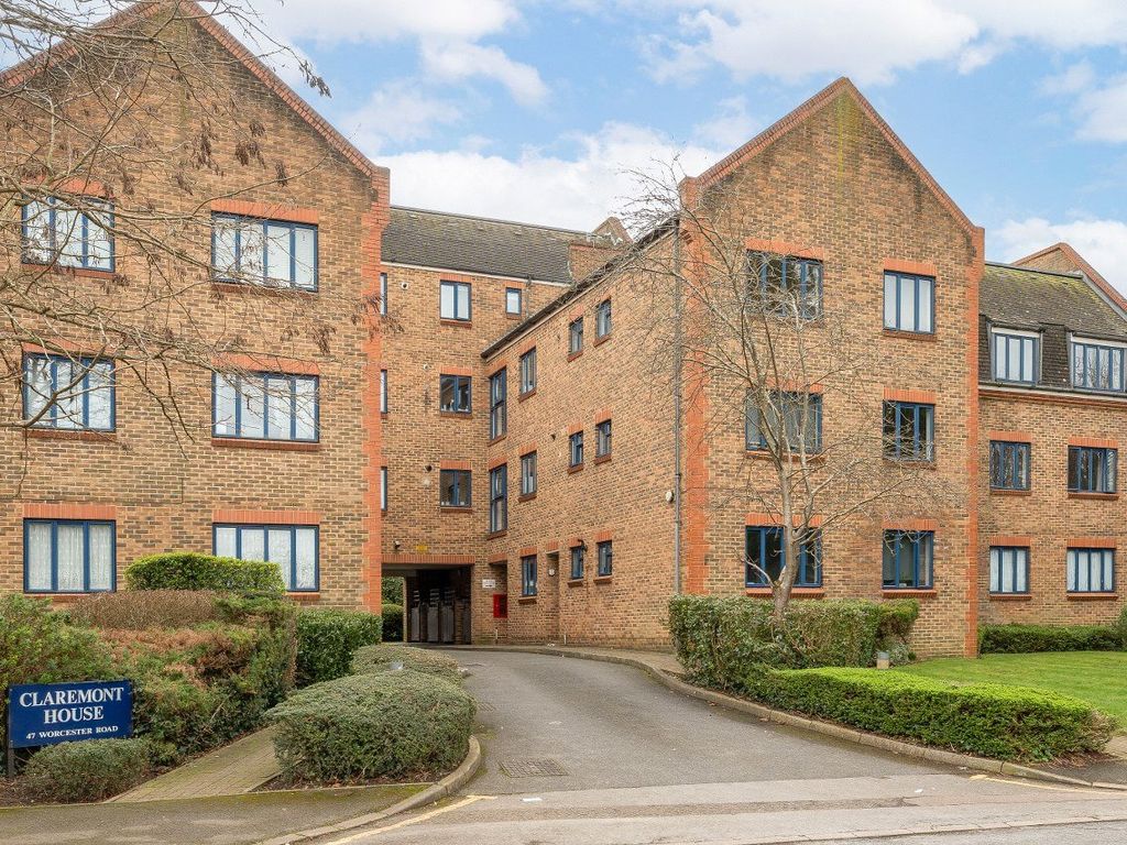 2 bed flat for sale in Worcester Road, Sutton, Surrey SM2, £300,000