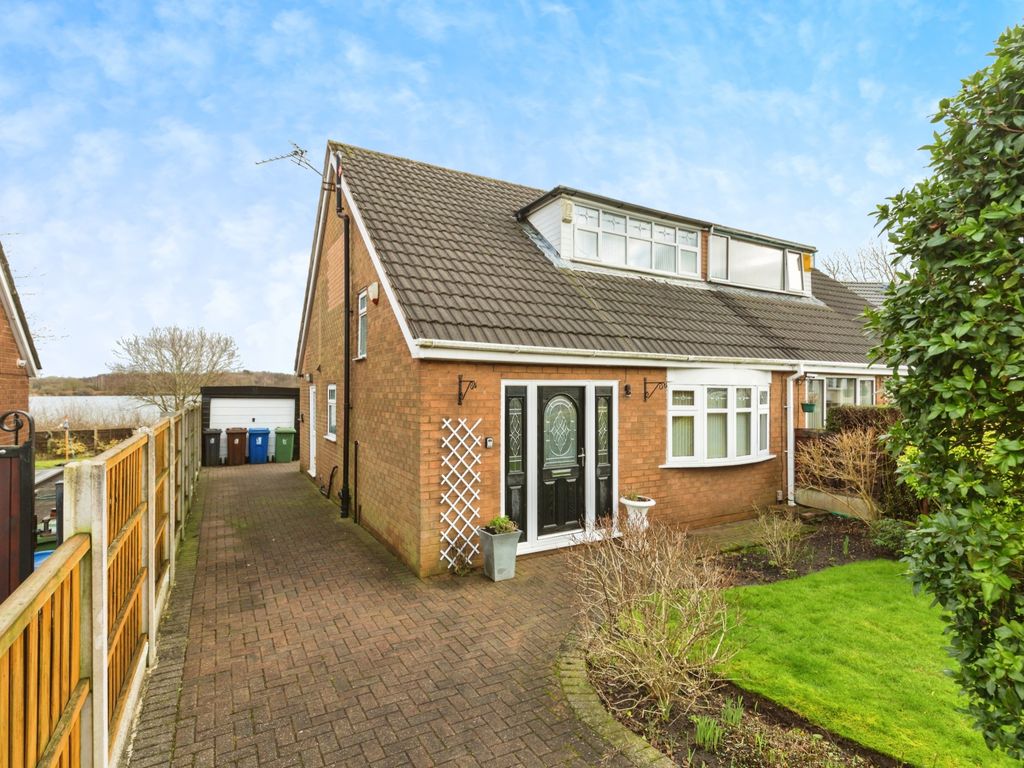 3 bed semidetached house for sale in Bor Avenue, Hawkley Hall, Wigan