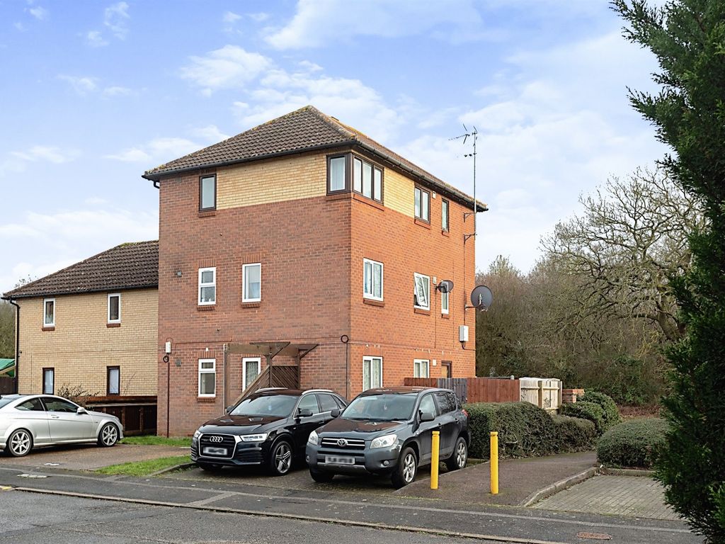 1 bed flat for sale in Ticehurst Close, Kents Hill, Milton Keynes MK7