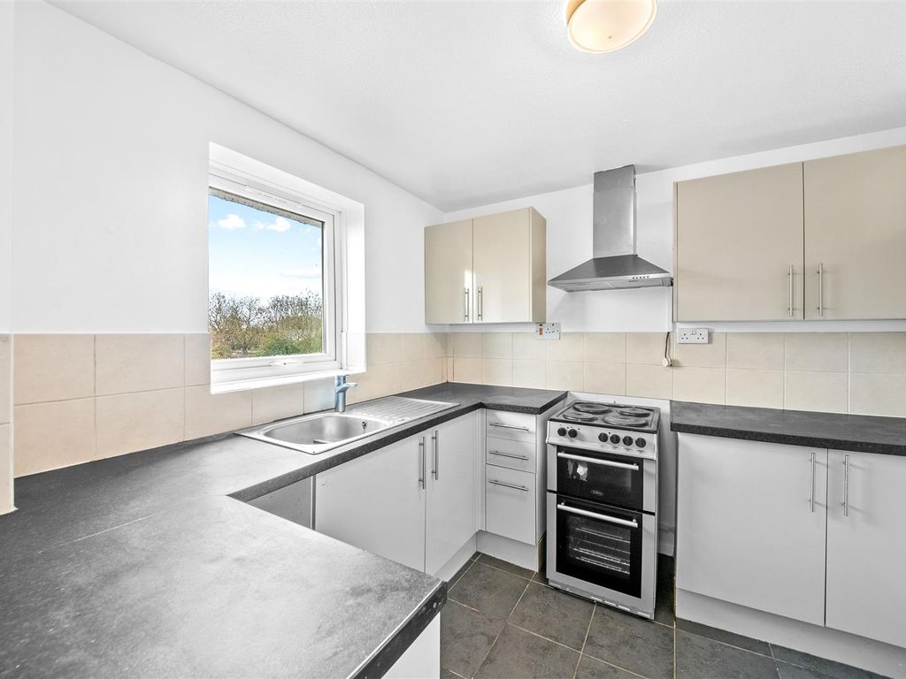 2 bed flat for sale in Evergreen Way, Hayes UB3, £250,000 Zoopla