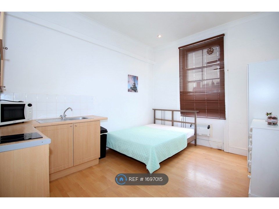 Studio to rent in Earls Court, London SW5 Zoopla