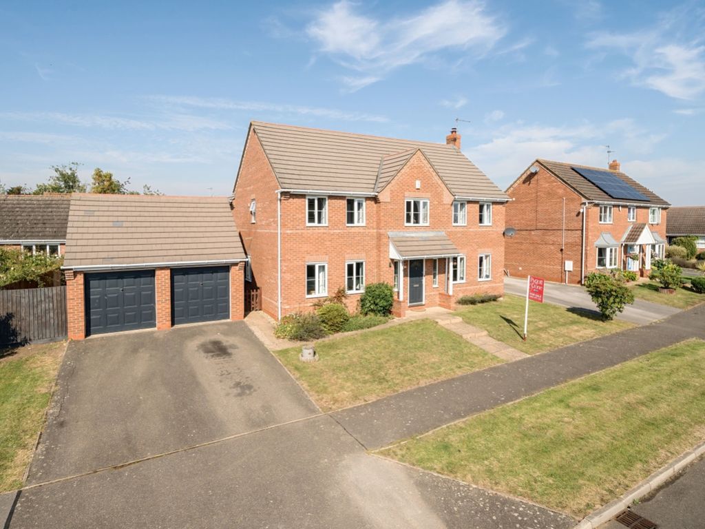 4 bed detached house for sale in Wilkie Drive, Folkingham, Sleaford