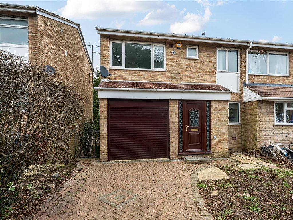3 bed semidetached house for sale in Galsworthy Drive, Caversham