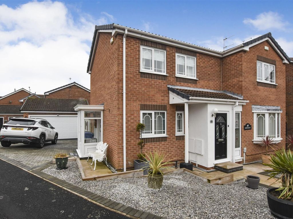 3 bed detached house for sale in Laxton Garth, Kirk Ella, Hull HU10, £
