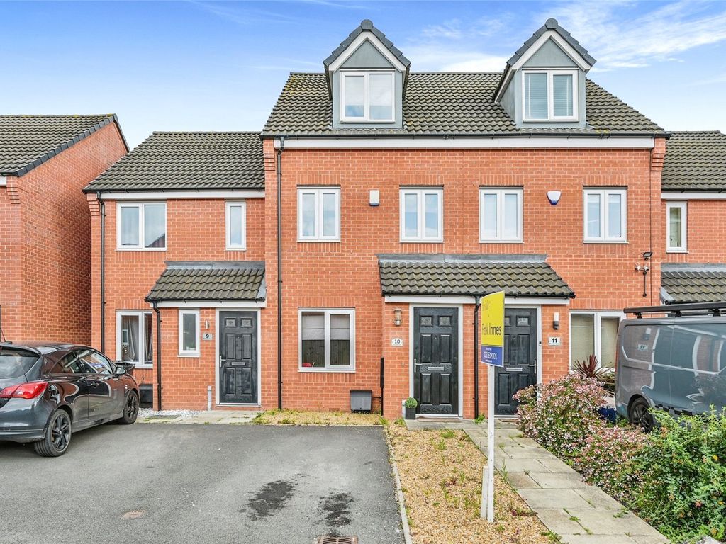 3 bed terraced house for sale in Metcalfe Close, BurtonOnTrent