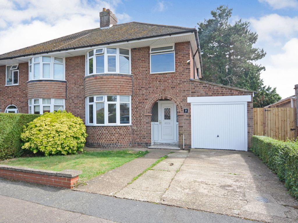 3 bed semidetached house for sale in Coaching Walk, Northampton NN3