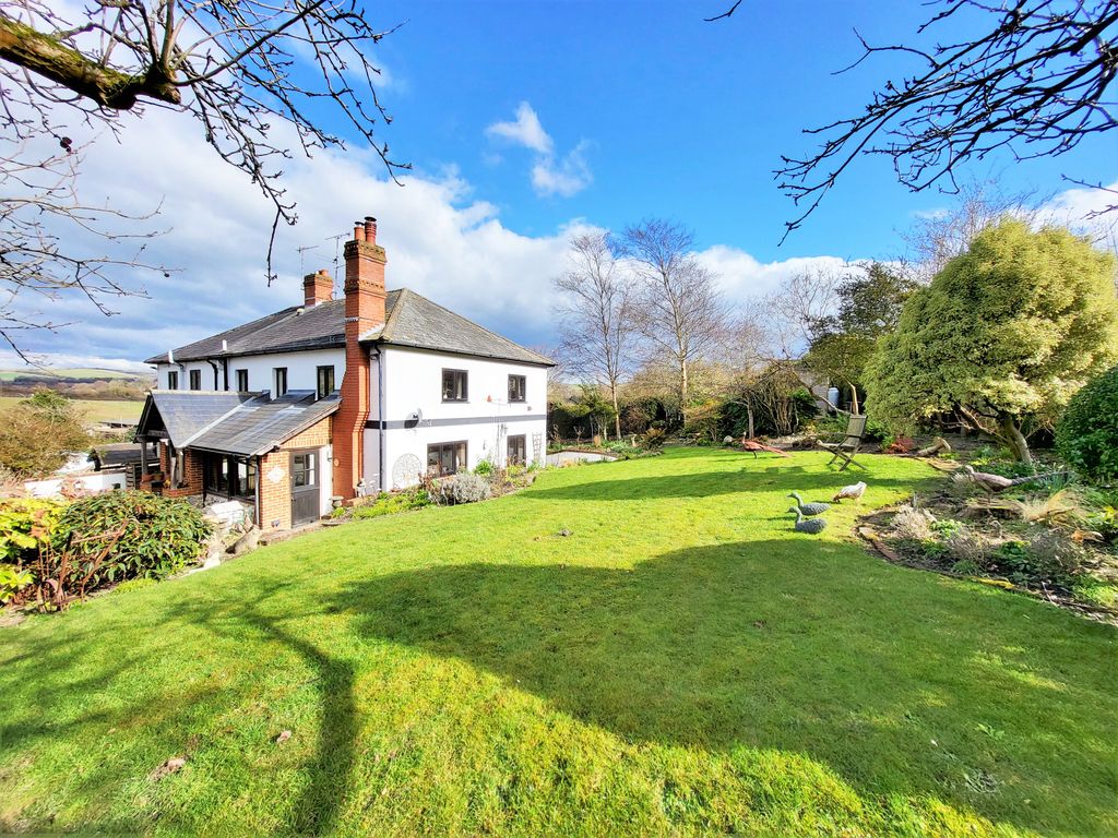 3 bed semidetached house for sale in Orchard Cottage, Rogers Lane