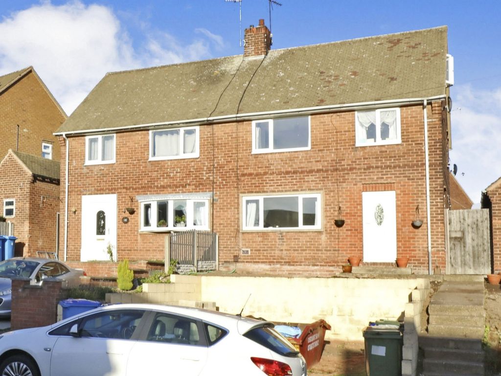 4 bed semidetached house for sale in Chesterton Drive, Worksop S81