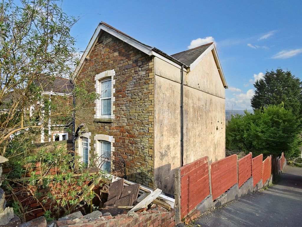 3 bed semidetached house for sale in Bwllfa Road, Ynystawe, Swansea