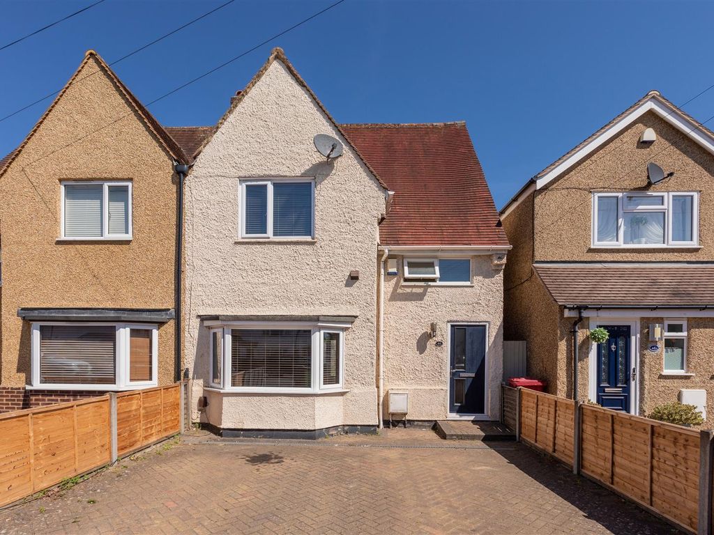 3 bed semidetached house for sale in Dennis Way, Cippenham, Slough SL1