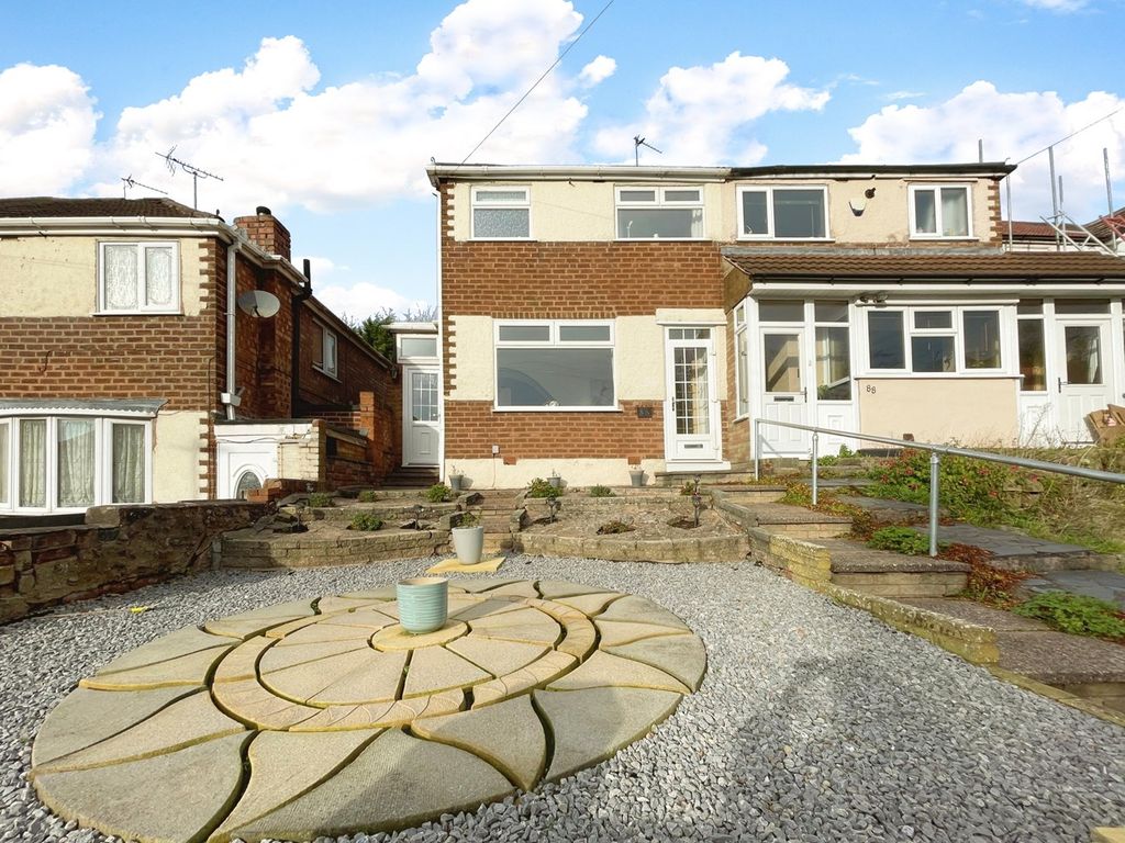 3 bed semidetached house for sale in Lingfield Avenue, Birmingham B44