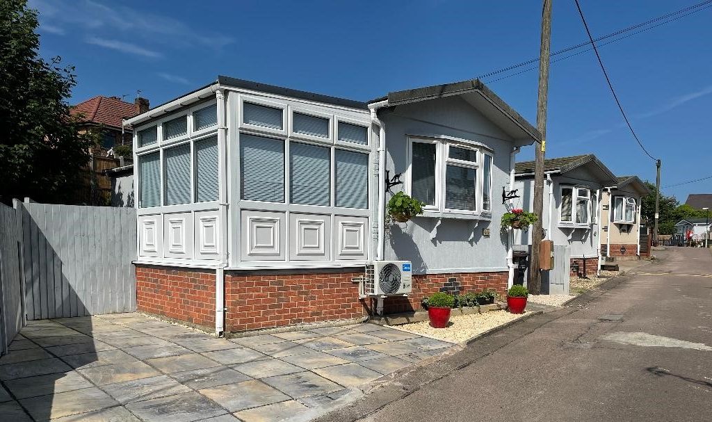 2 bed mobile/park home for sale in Berkeley Close, Mountsorrel LE12