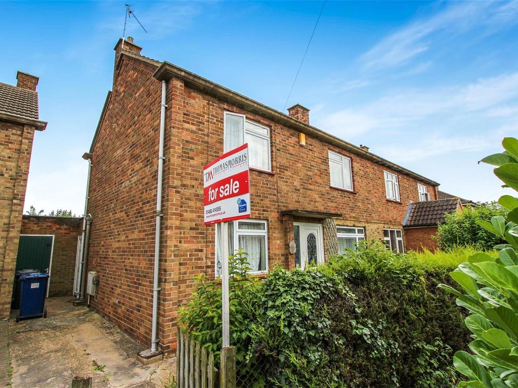 3 bed semidetached house for sale in Queens Drive, Huntingdon