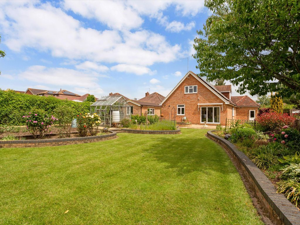 5 bed bungalow for sale in Hatch Lane, Old Basing, Basingstoke