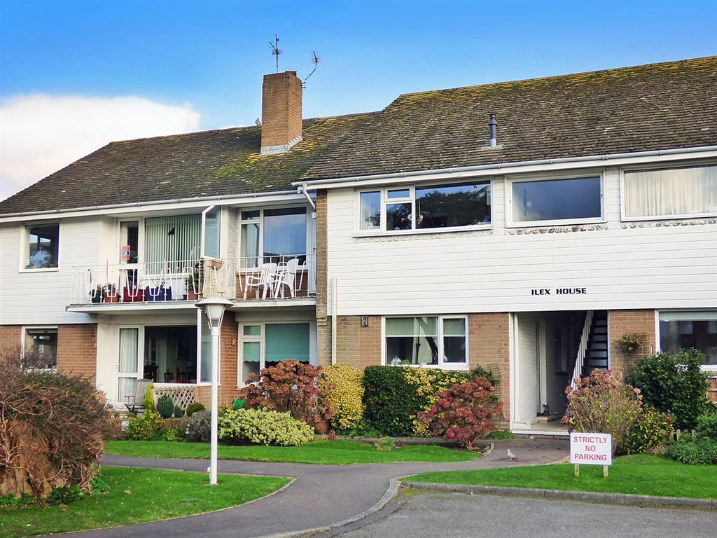 2 bed flat to rent in Cudlow Garden, Rustington, Littlehampton BN16