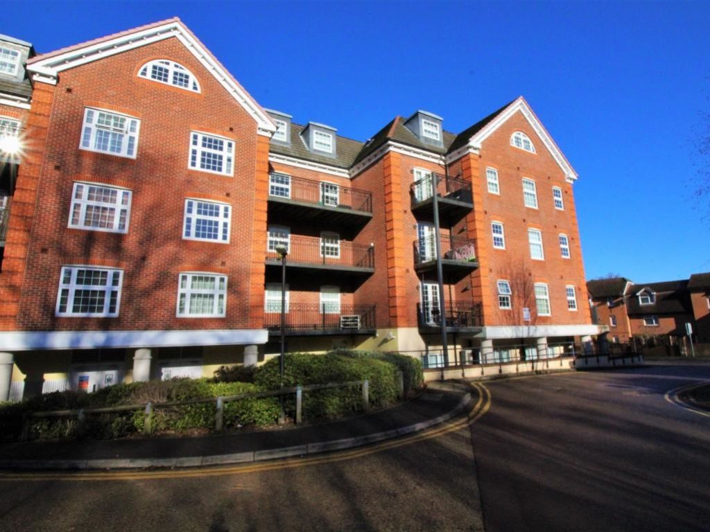 1 bed flat to rent in 283 London Road, Camberley, Surrey GU15 Zoopla
