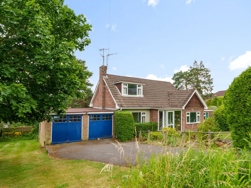 4 bed detached house for sale in Carlton Road, Reigate, Surrey RH2, £