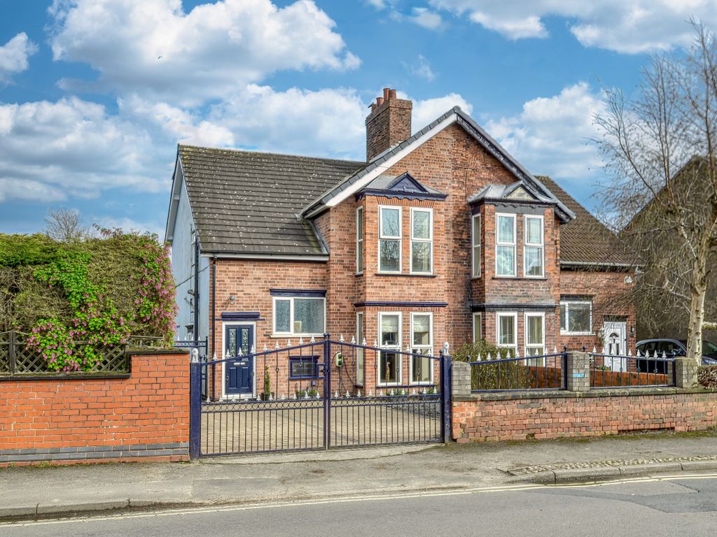 3 bed semidetached house for sale in Shuttlewood Road, Bolsover