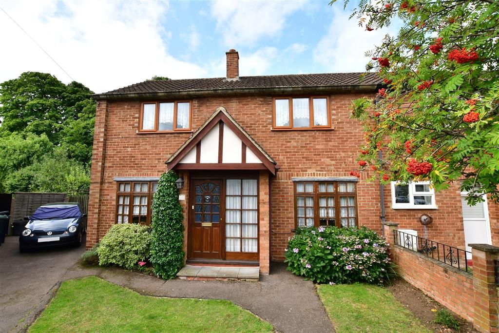 3 bed semidetached house for sale in Green Glade, Theydon Bois, Epping