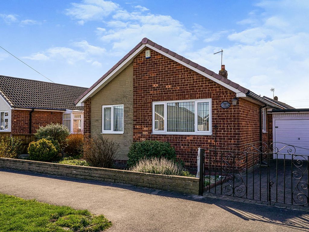3 bed bungalow for sale in Templegate Crescent, Leeds, West Yorkshire
