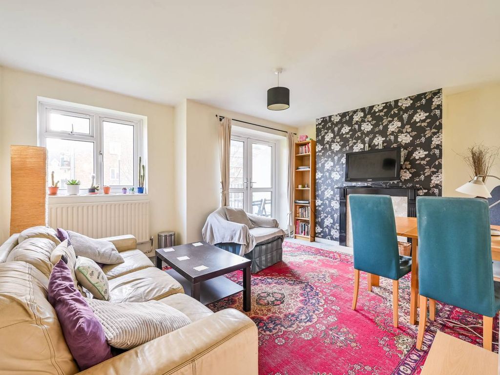 3 bed flat for sale in Lambeth Walk, Kennington, London SE11, £500,000 Zoopla