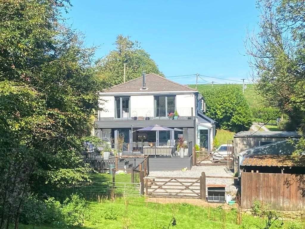 4 bed property for sale in Erw Fynydd, Heol Y Capel, Carmel, Llanelli
