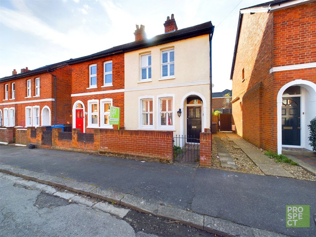 3 bed semidetached house for sale in College Rise, Maidenhead