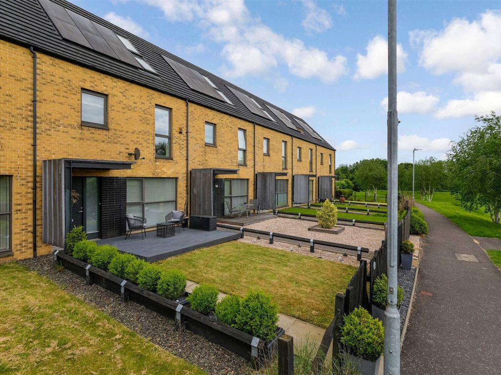 3 bed end terrace house for sale in Vancouver Walk, Dalmarnock, Glasgow