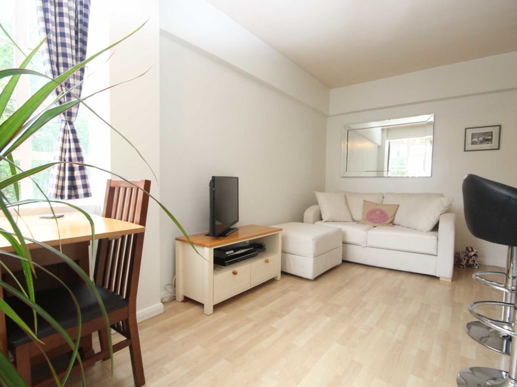 1 bed flat to rent in Shepherds Bush Green, London W12 Zoopla