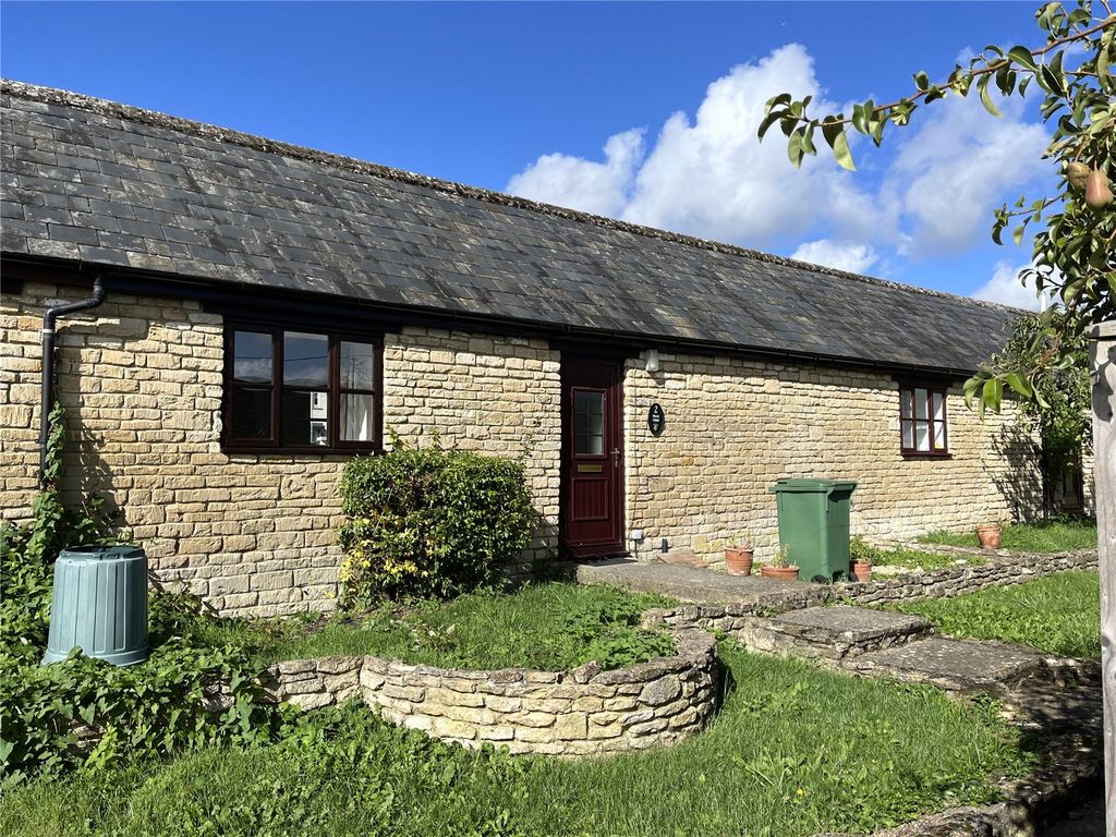 1 bed bungalow for sale in Jenners Yard, Cricklade, Swindon, Wiltshire SN6, £200,000 Zoopla