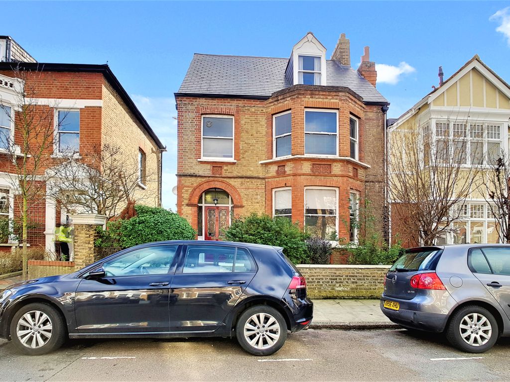 1 bed flat to rent in Claremont Road, St Margaret's, Twickenham TW1