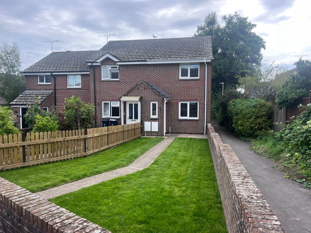 2 bed end terrace house to rent in St. Davids Close, Dorchester DT1, £
