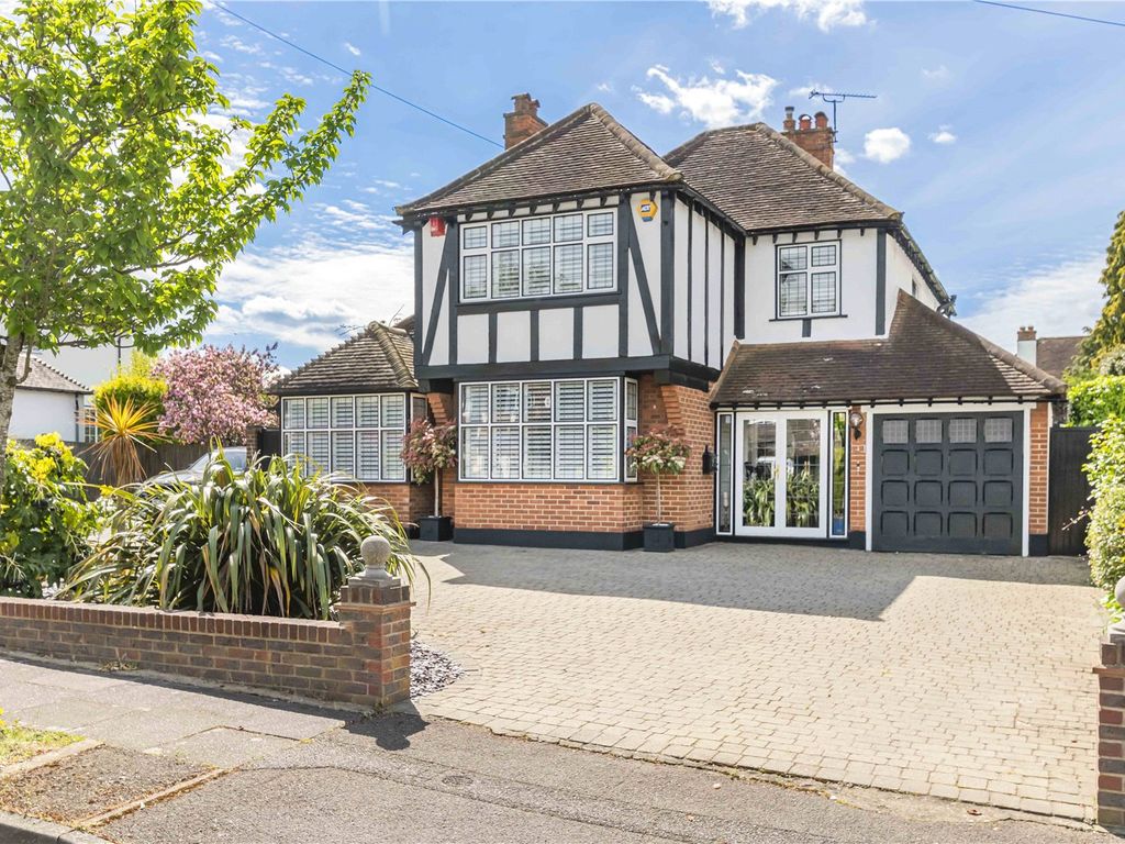3 bed detached house for sale in Kingswood Avenue, Bromley BR2, £