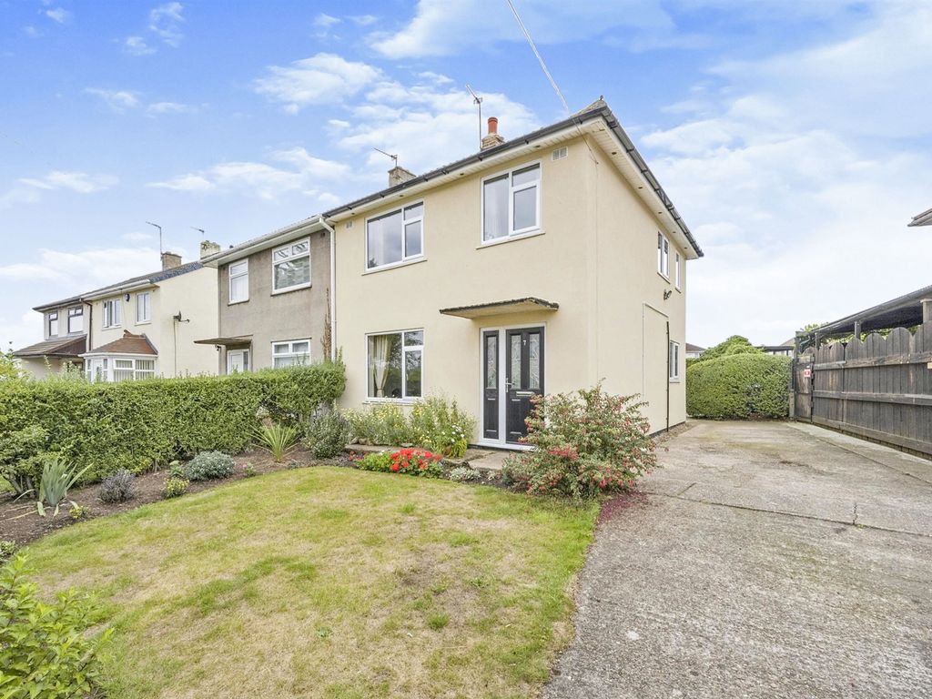 3 bed semidetached house for sale in Hazel Grove, New Rossington