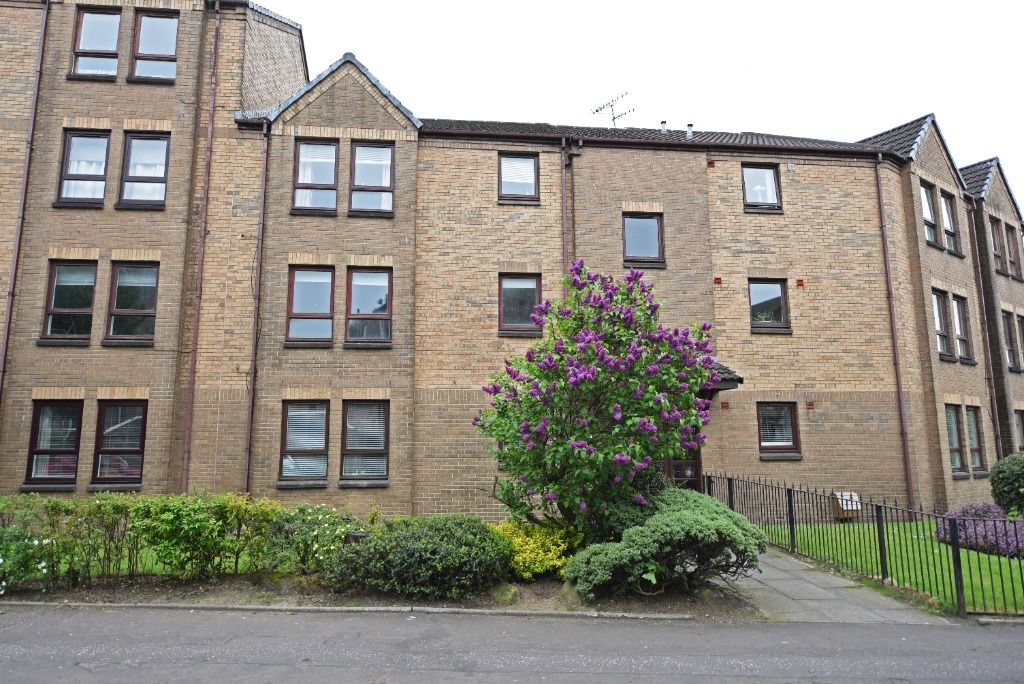 2 bed flat for sale in Crosslet Road, Dumbarton, West Dunbartonshire