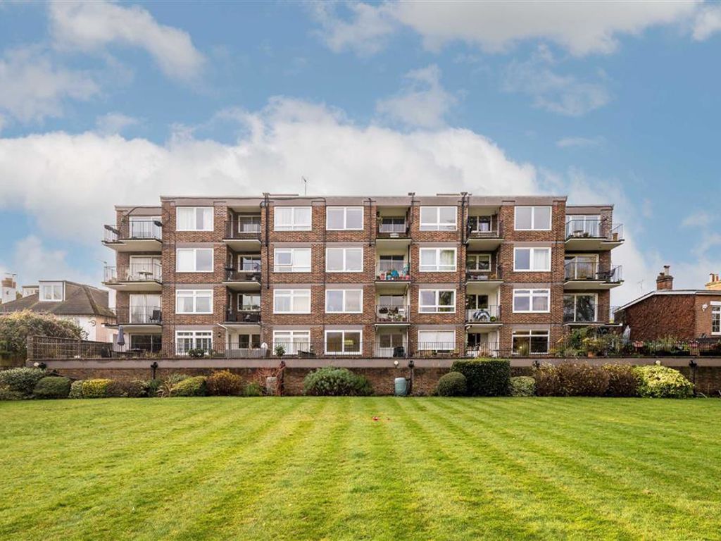 2 bed flat for sale in Strawberry Vale, Twickenham TW1, £699,950 Zoopla