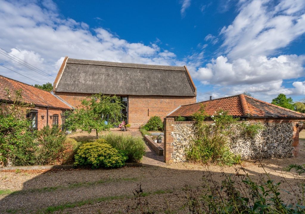 5 bed barn conversion for sale in Banningham Road, Tuttington, Norwich