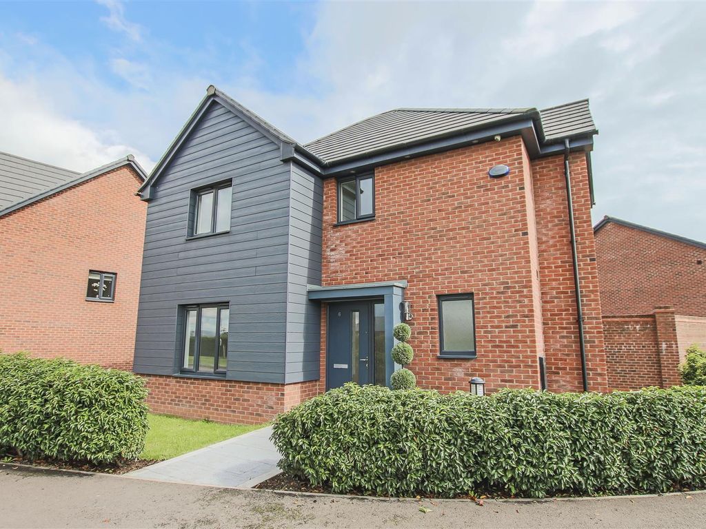 4 bed detached house to rent in Hollin Lane, Middleton, Manchester M24