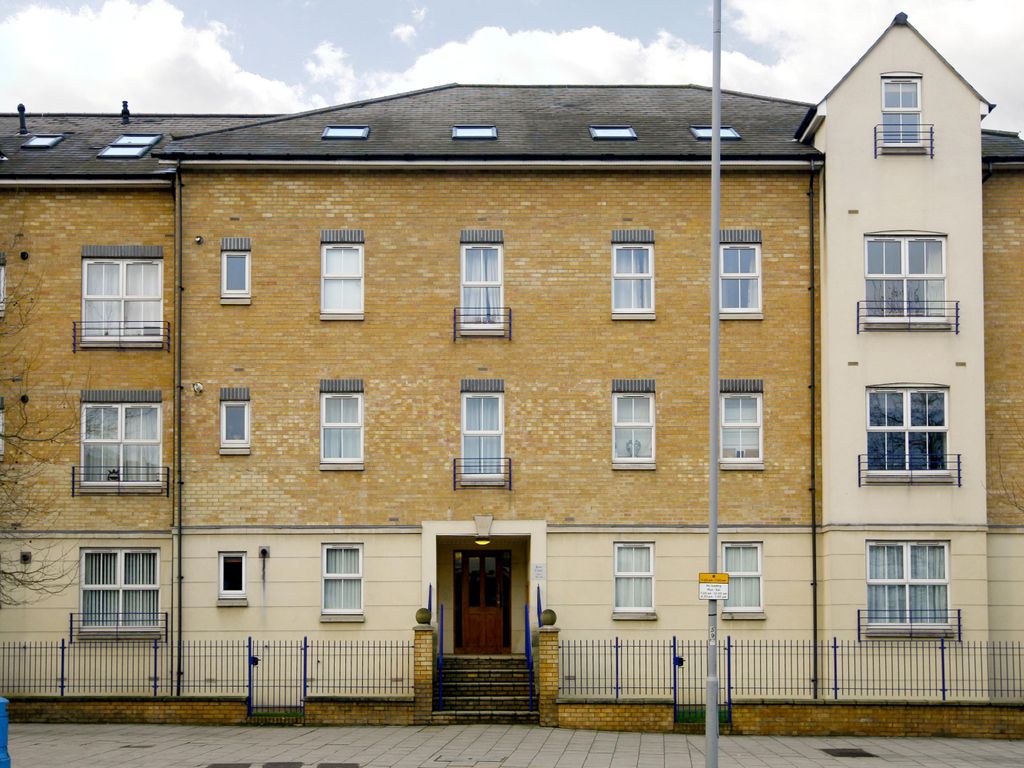 2 bed flat to rent in Richmond Road, Kingston Upon Thames KT2 Zoopla