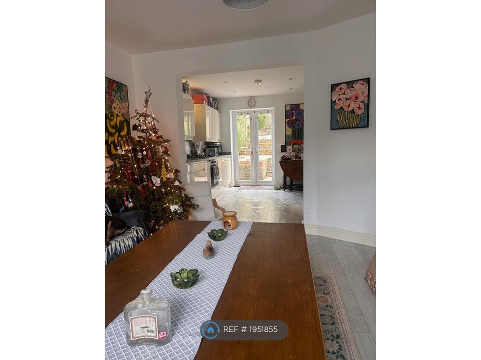 4 bed terraced house to rent in St. Marys Road, Hastings TN34, £1,550