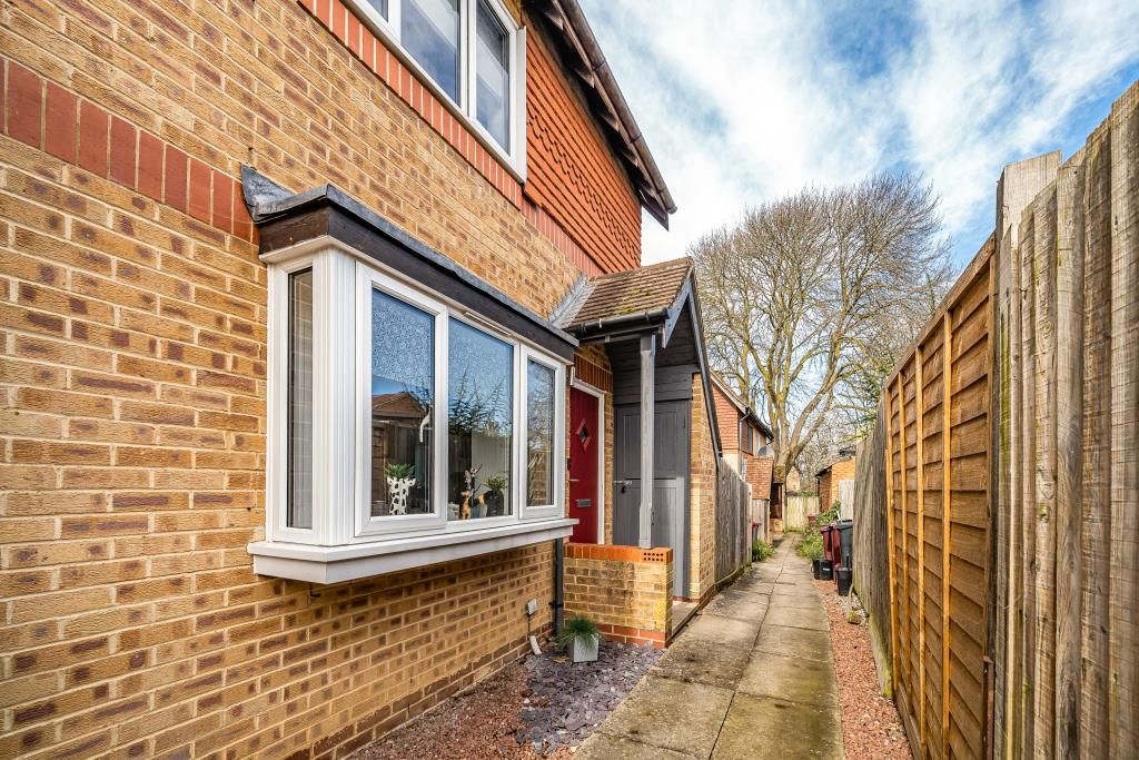 2 bed terraced house for sale in Tilehurst Area Potteries Development