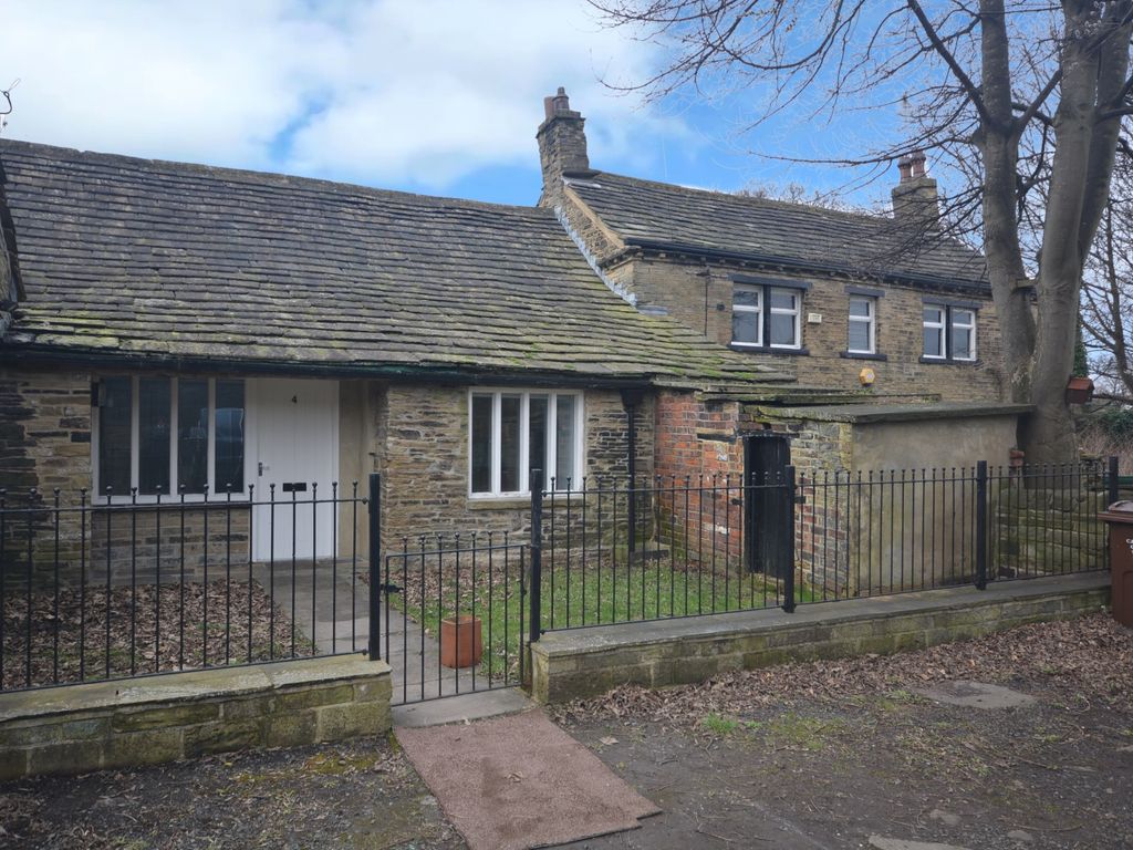 2 bed bungalow to rent in Little Horton Green, Bradford, West Yorkshire
