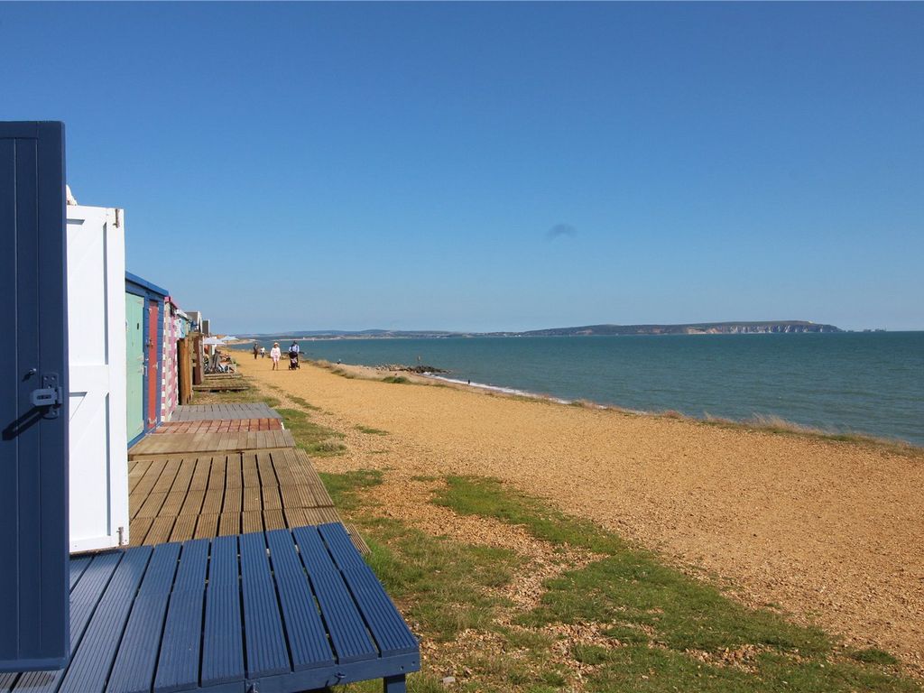Property for sale in Beach Hut, Barton On Sea, Hampshire BH25, £52,500 Zoopla