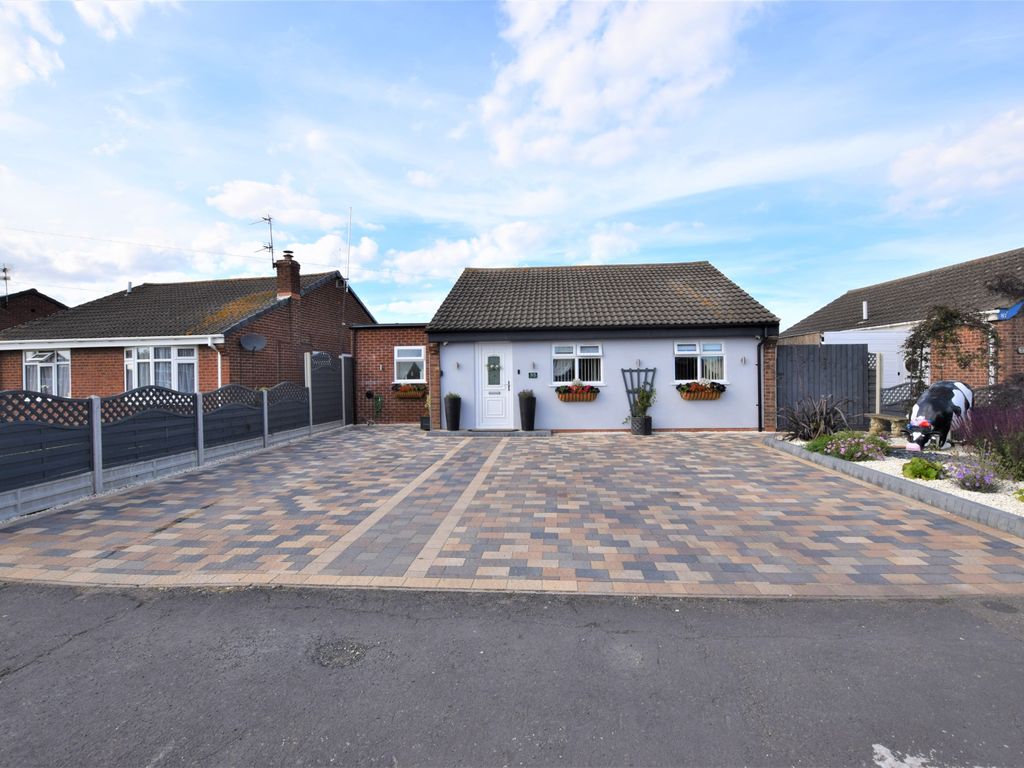 3 bed detached bungalow for sale in Wilton Avenue, Chapel St Leonards