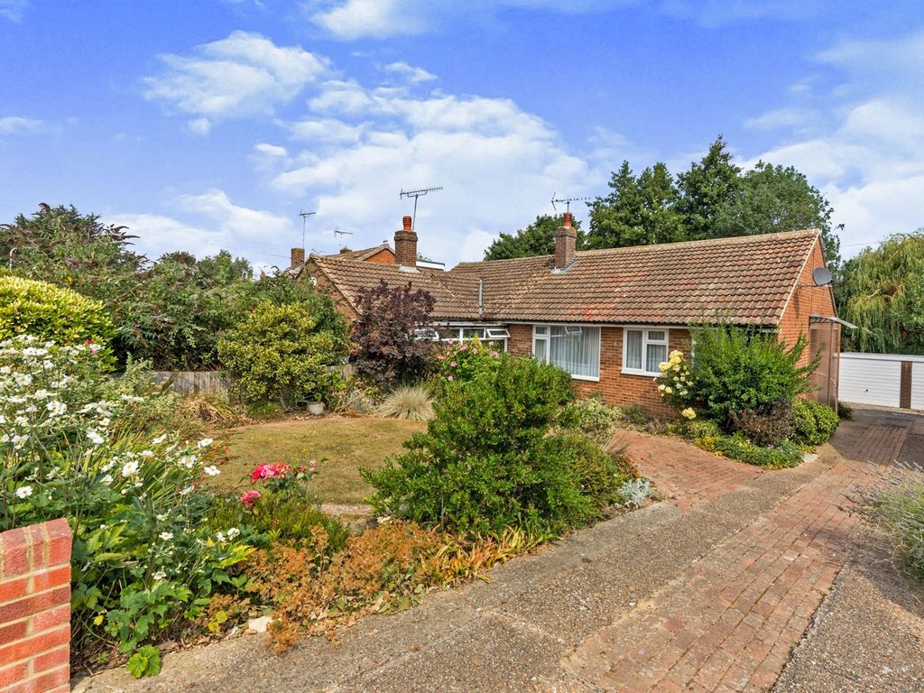 2 bed semidetached bungalow for sale in Meadowbrook Road, Kennington